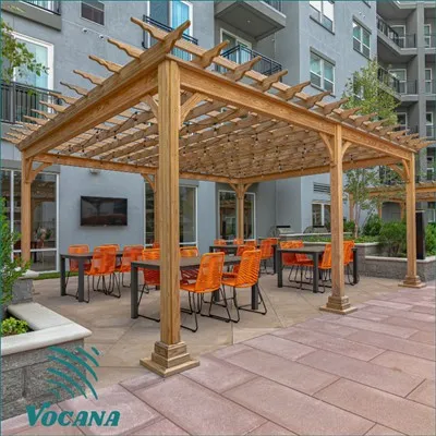 WPC pergola na zewnątrz